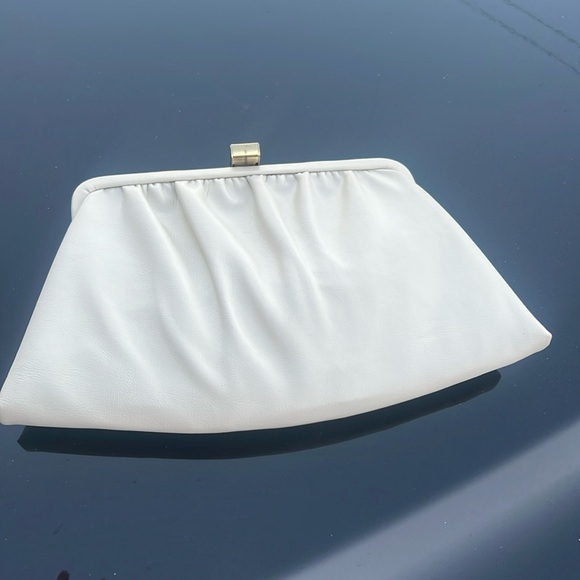 Vintage cream clutch - Picture 1 of 5